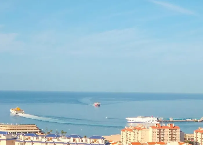 Port Royal Sea View Апартаменты Лос Кристианос